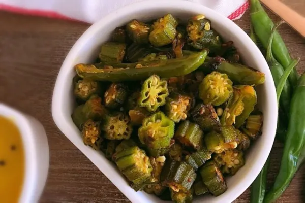 Easy Sauteed Okra with Chilli and Garlic