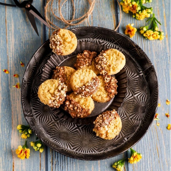 Cashew and Coconut Cookies
